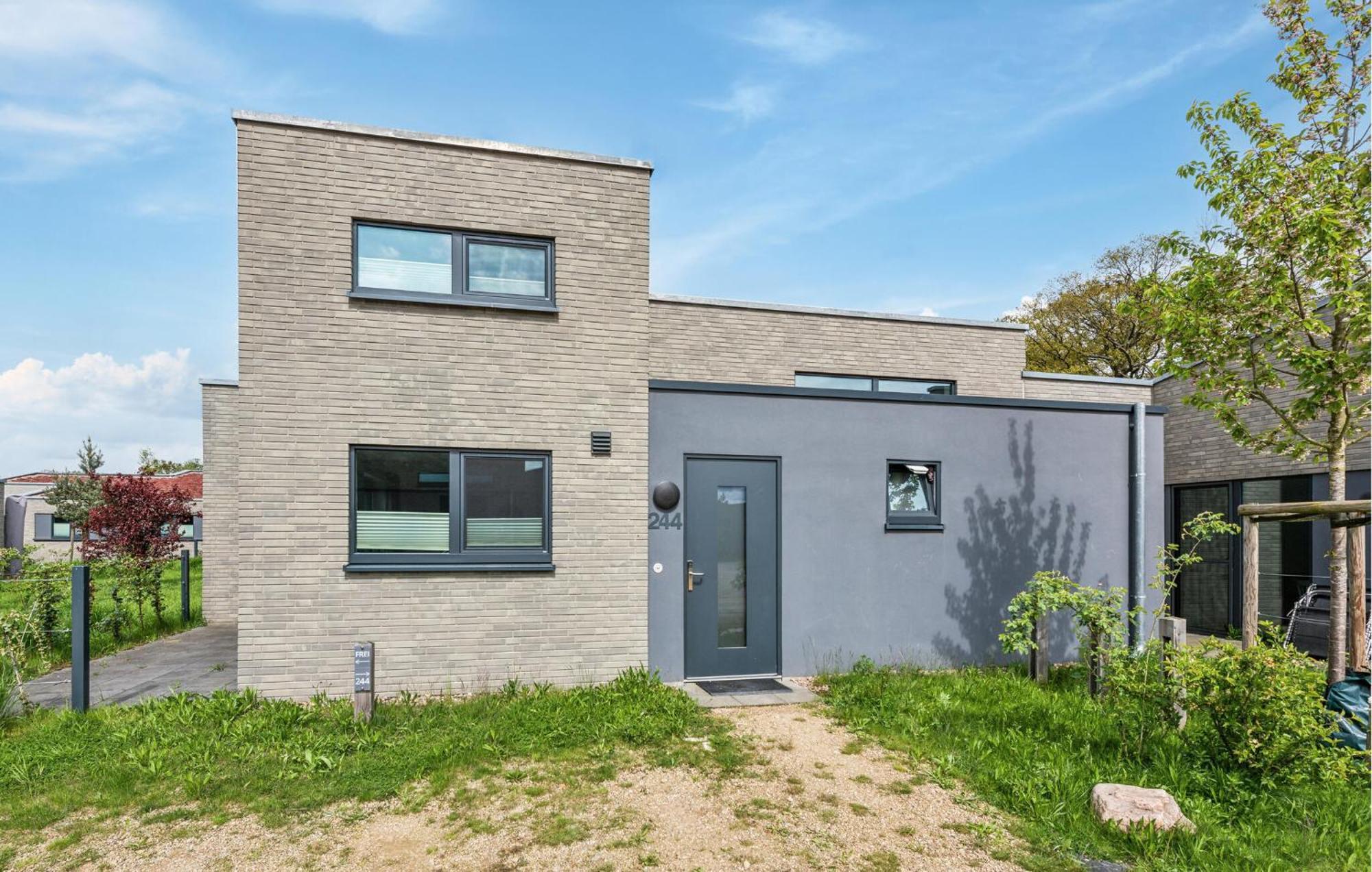 Beach Front Home In Lembruch-Duemmer See With Wifi Eksteriør bilde